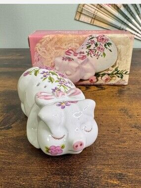 VTG 1978 Avon Pampered Piglet Pig Ceramic Pomander Potpourri Holder Box